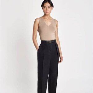 BNWT Carrot Leg Pleated Pant